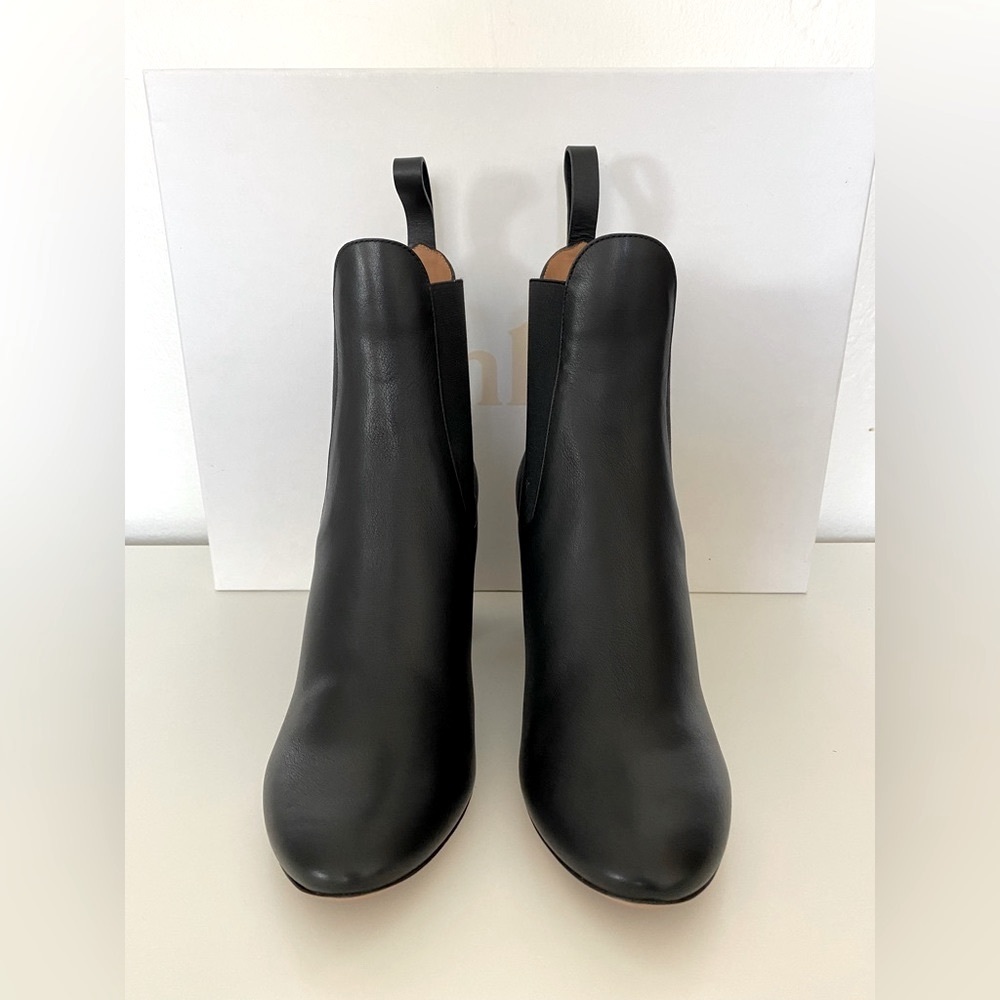 NIB CHLOE BLACK LEATHER CHELSEA STYLE ANKLE BOOTS SHOES BOOTIES SIZE 37.5 - Picture 4 of 10
